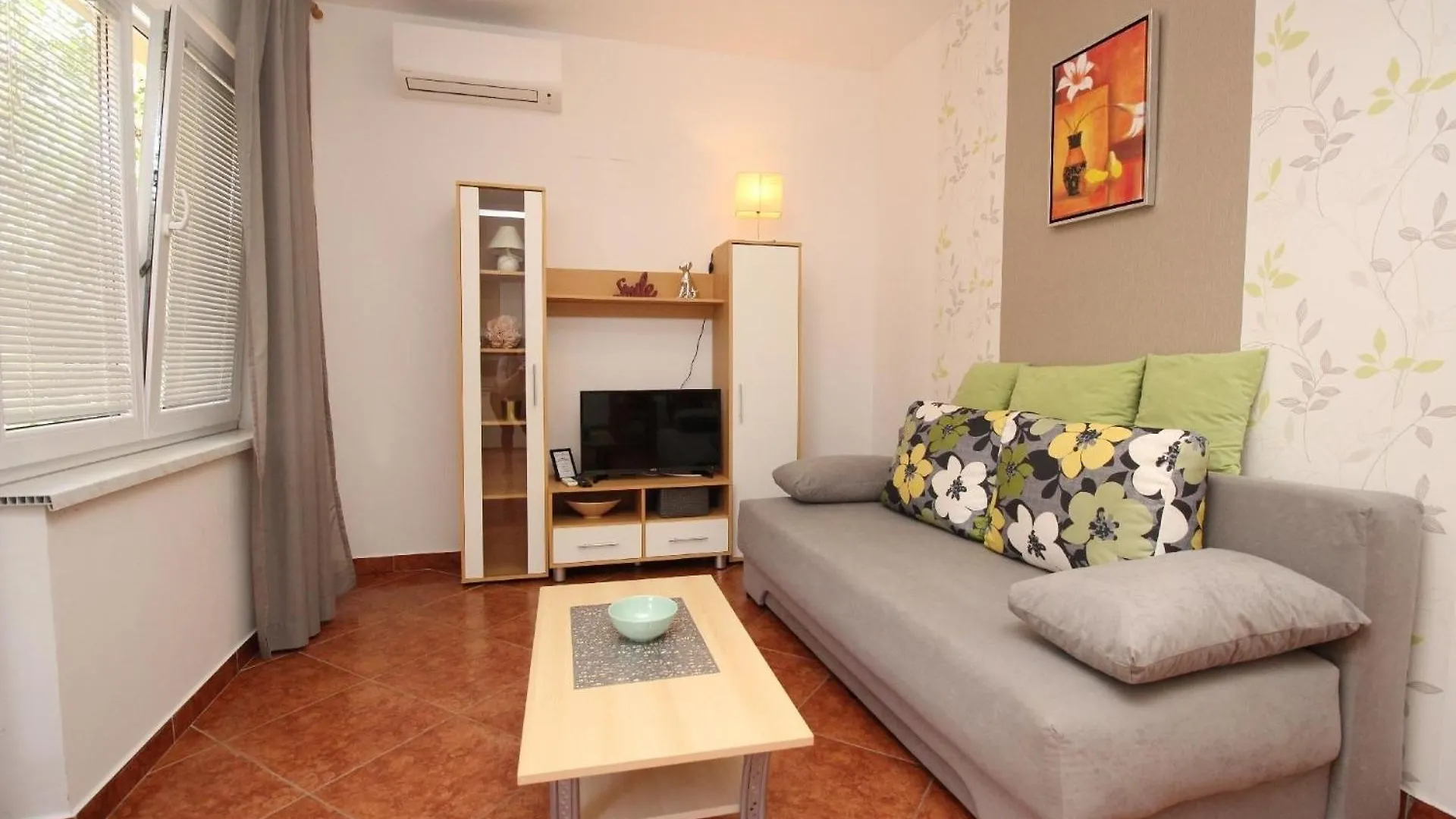 Modern Eingerichtete Apartment Im Erdgeschoss Ideal Fuer Famillien Mit Kinder Im Zentrum Von Baska Chorwacja