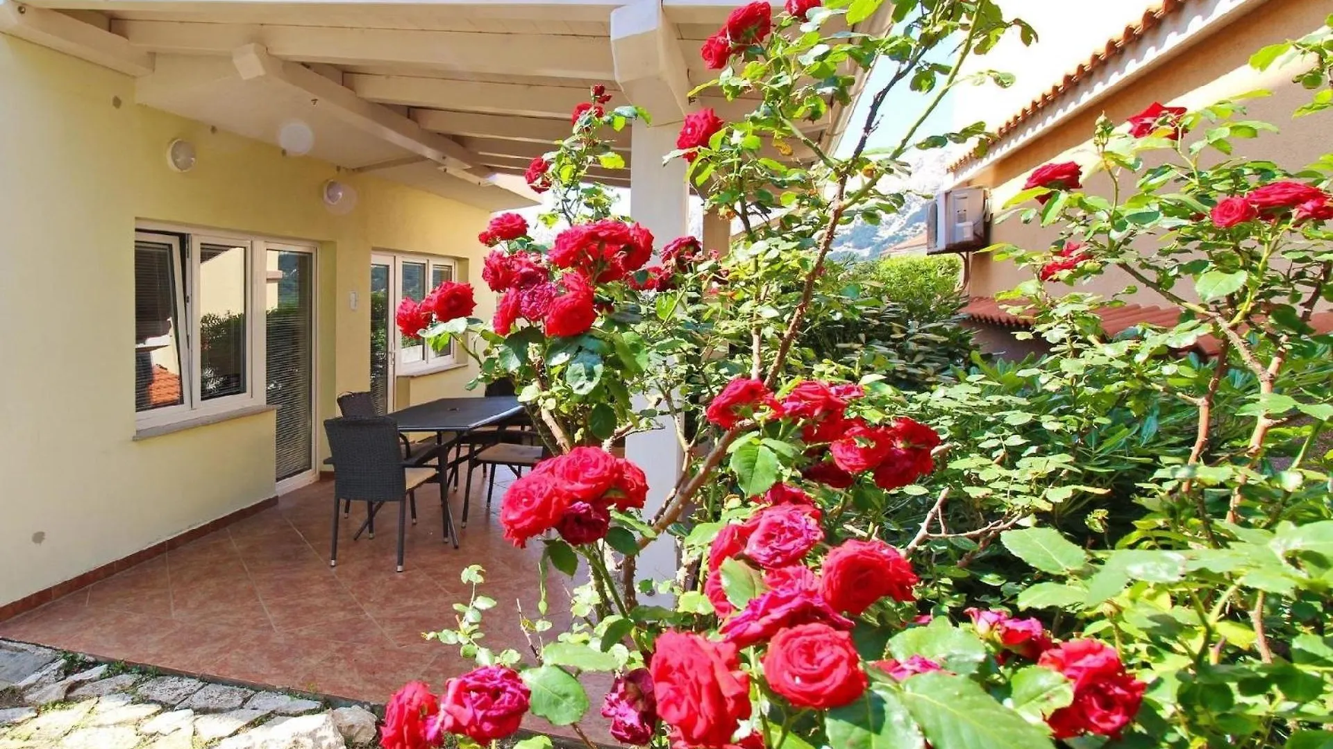 Modern Eingerichtete Apartment Im Erdgeschoss Ideal Fuer Famillien Mit Kinder Im Zentrum Von Baska 0*, Baška Chorwacja